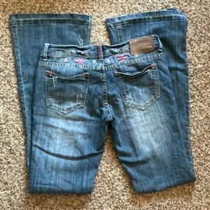 Super cute light weight boot cut jeans